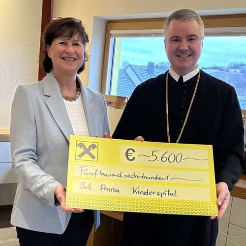 Spendenübergabe an St. Anna Kinderspital