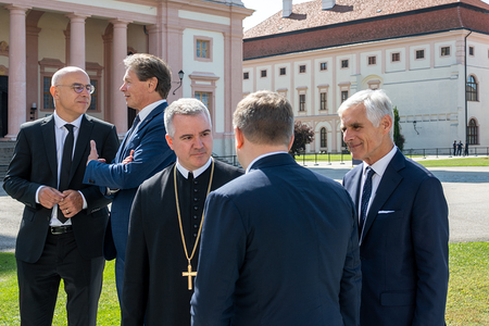 Abt Patrick Schöder OSB und Präsident Dr. Michael Linhart den ukrainischen Minister für Agrarpolitik und Ernährung Vitalij Koval / Stift Göttweig / Pater Pius Nemes Abt Patrick Schöder OSB und Präsident Dr. Michael Linhart den ukrainischen Minister für Agrarpolitik und Ernährung Vitalij Koval