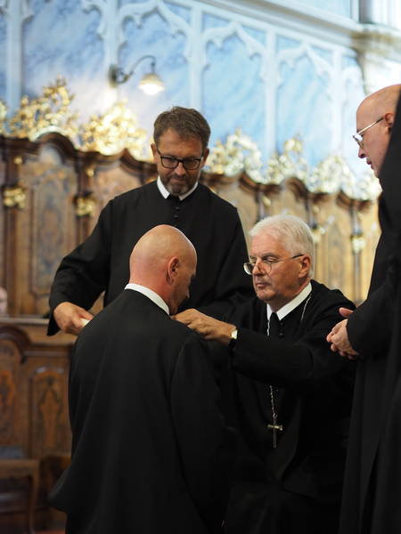 Einkleidung fr. Lukas M. Wolf / Julia Sanftl